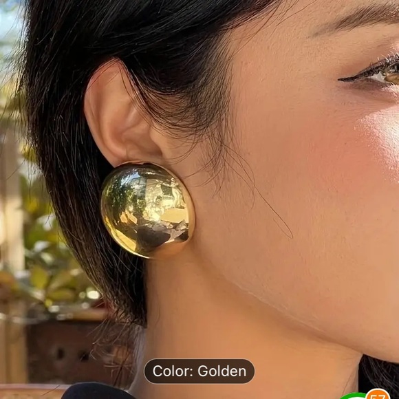 *MWT* Elegant Classic Earrings. Cute for all occasions 👌 - Picture 3 of 3